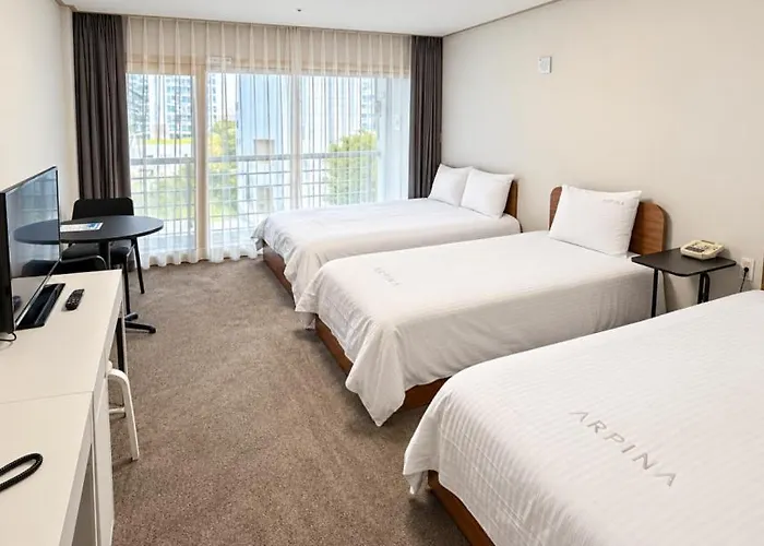 Metropolitan Corporation's Arpina ホテル 3*